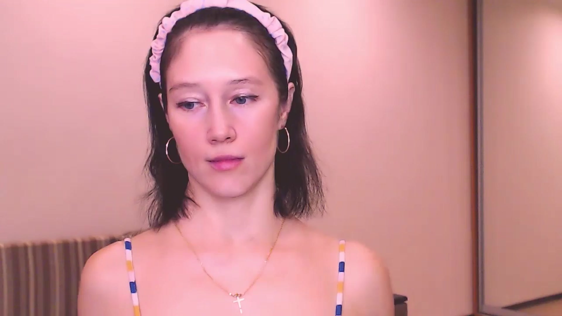 Gallery image thumbnail from ALYONKA__'s myfreecams stream on, 07/20/2024, 20:14 image 15 of 20