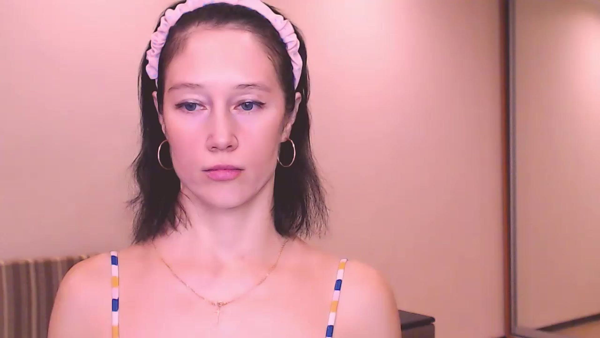 Gallery image thumbnail from ALYONKA__'s myfreecams stream on, 07/20/2024, 20:14 image 4 of 20