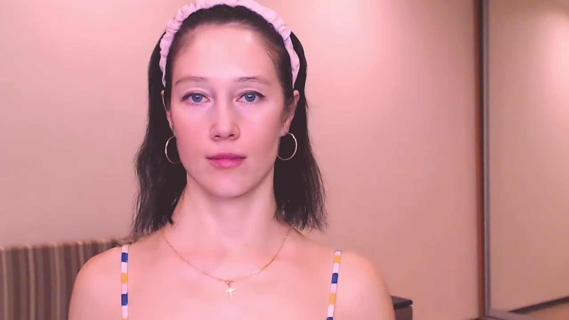 Gallery image thumbnail from ALYONKA__'s myfreecams stream on, 07/20/2024, 22:07 image 1 of 20