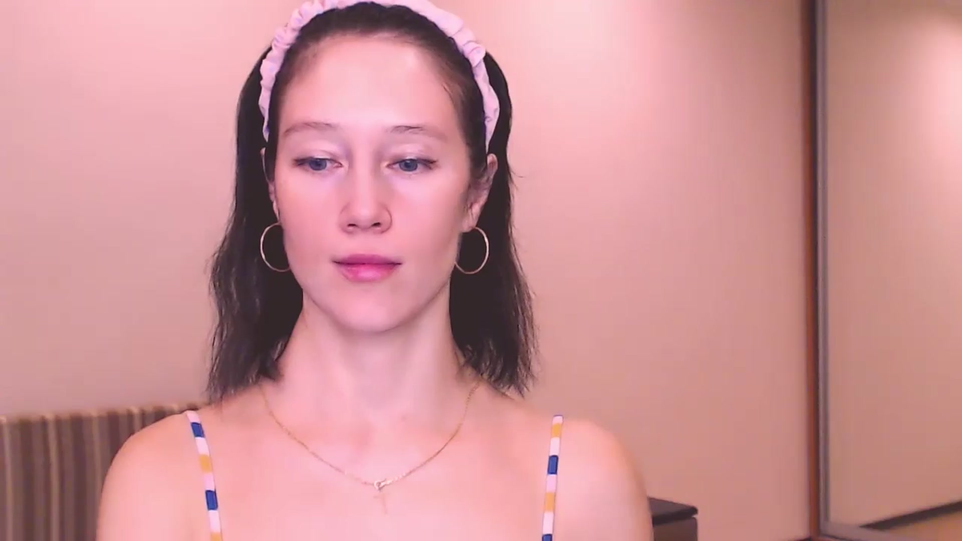 Gallery image thumbnail from ALYONKA__'s myfreecams stream on, 07/20/2024, 22:07 image 4 of 20