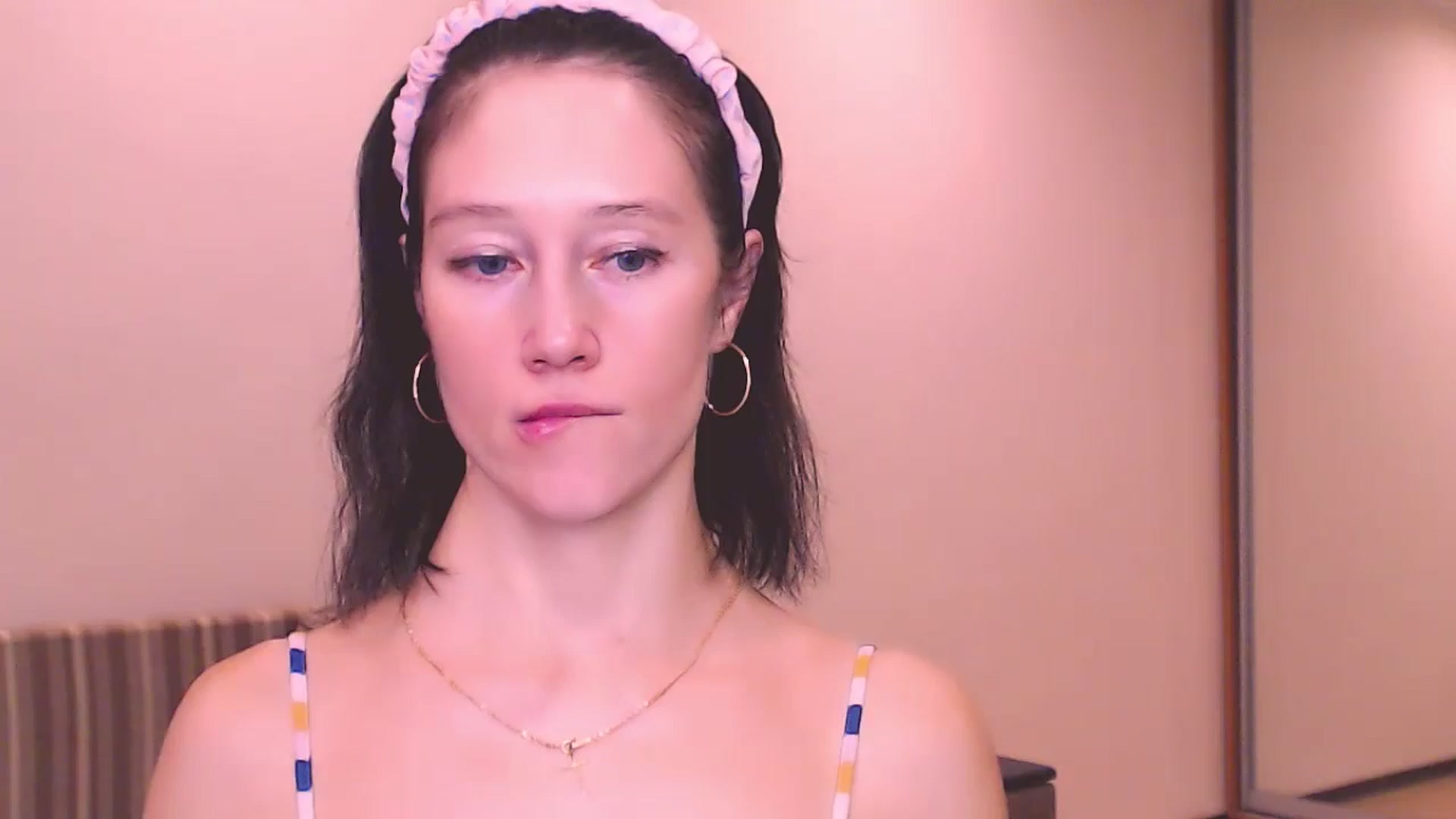 Gallery image thumbnail from ALYONKA__'s myfreecams stream on, 07/20/2024, 22:07 image 10 of 20