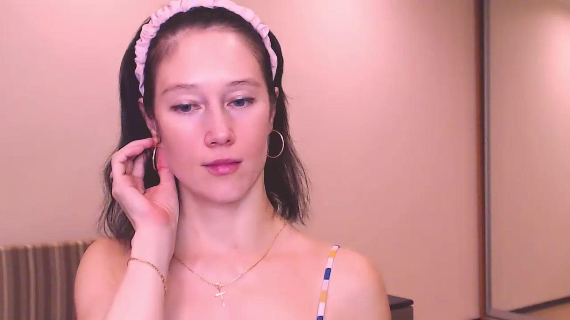 Gallery image thumbnail from ALYONKA__'s myfreecams stream on, 07/20/2024, 22:07 image 9 of 20