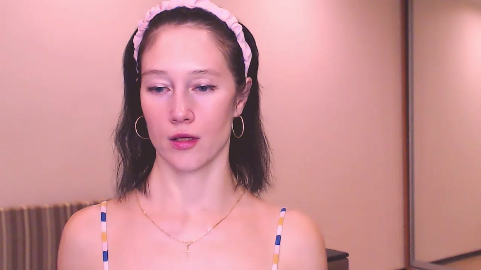 Gallery image thumbnail from ALYONKA__'s myfreecams stream on, 07/20/2024, 22:07 image 14 of 20