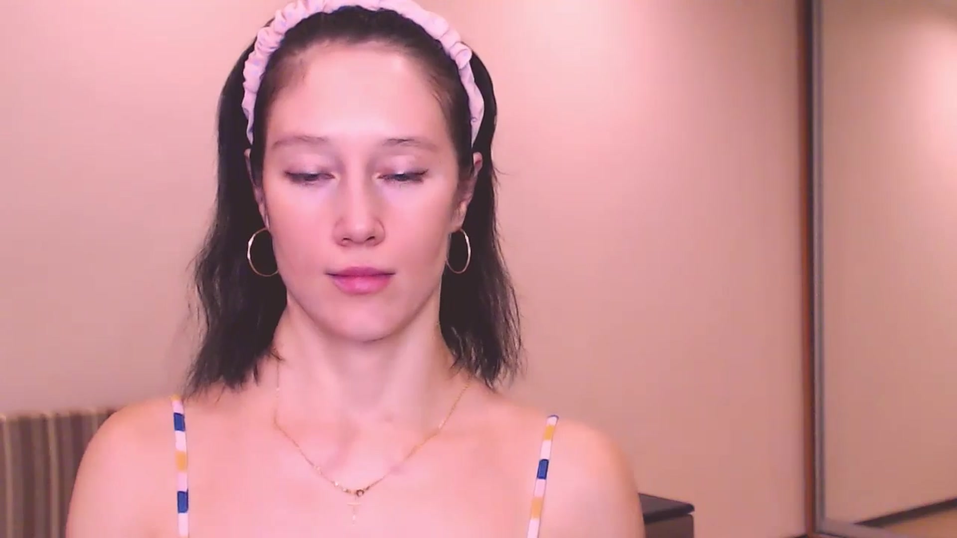 Gallery image thumbnail from ALYONKA__'s myfreecams stream on, 07/20/2024, 22:07 image 20 of 20
