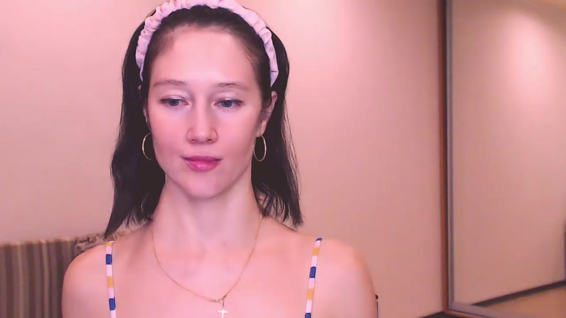 Gallery image thumbnail from ALYONKA__'s myfreecams stream on, 07/21/2024, 24:01 image 12 of 20