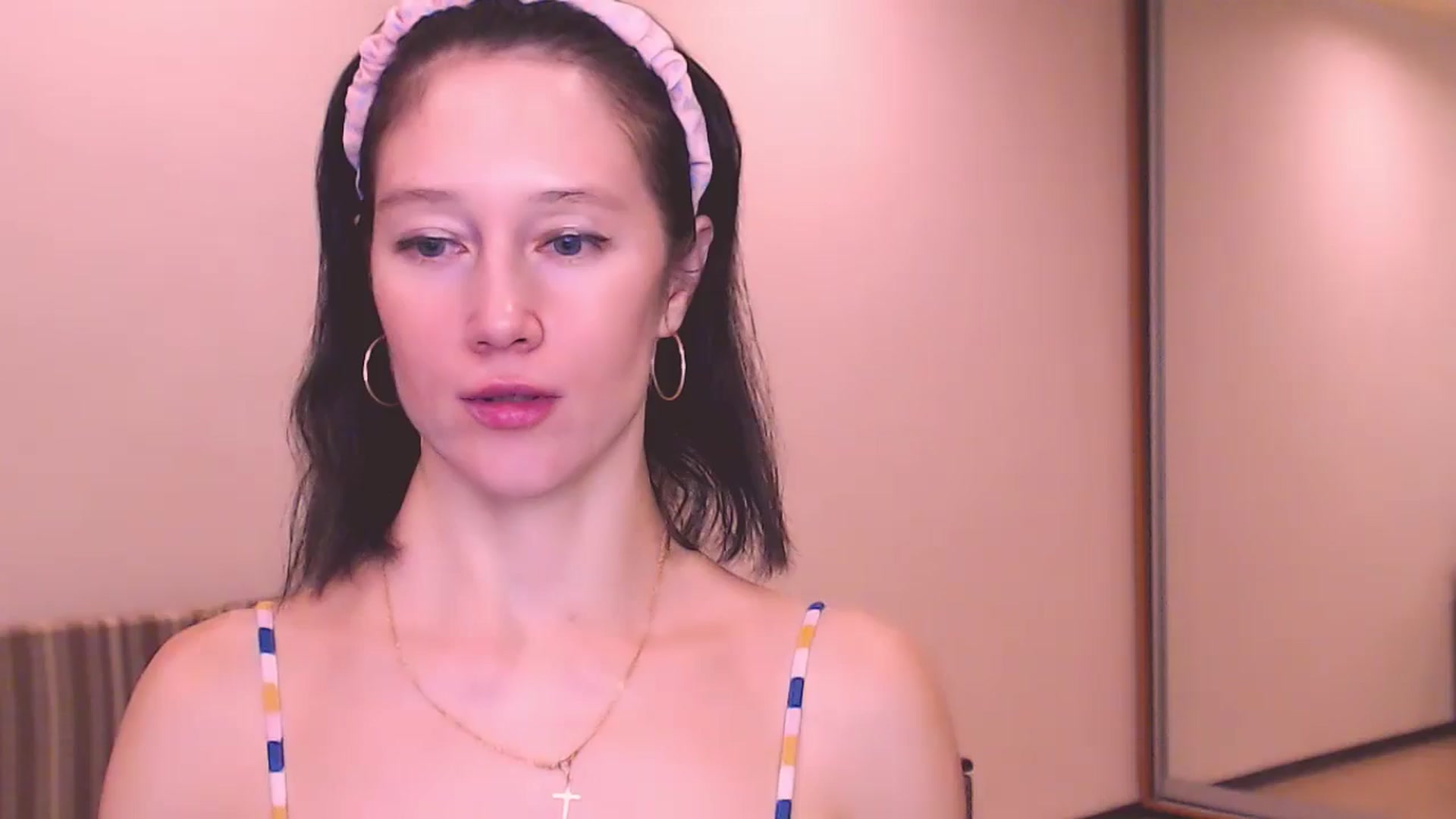 Gallery image thumbnail from ALYONKA__'s myfreecams stream on, 07/21/2024, 24:01 image 11 of 20