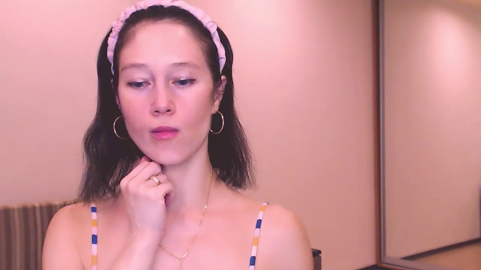 Gallery image thumbnail from ALYONKA__'s myfreecams stream on, 07/21/2024, 24:01 image 4 of 20