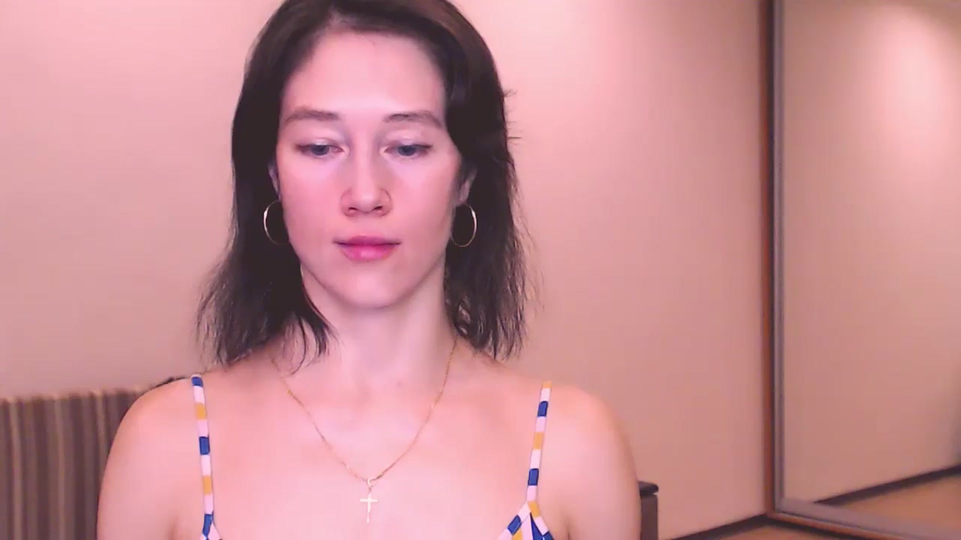 Gallery image thumbnail from ALYONKA__'s myfreecams stream on, 07/27/2024, 21:23 image 15 of 20