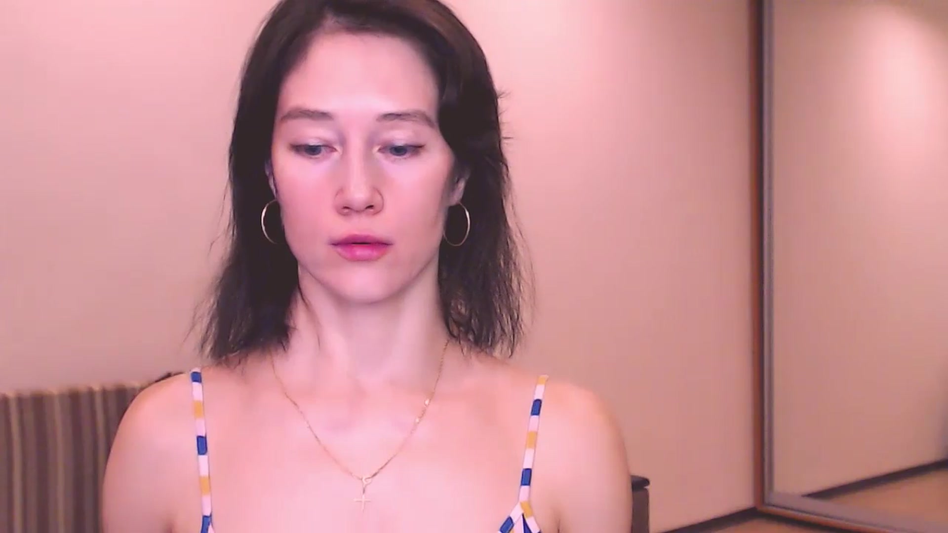 Gallery image thumbnail from ALYONKA__'s myfreecams stream on, 07/27/2024, 21:23 image 19 of 20