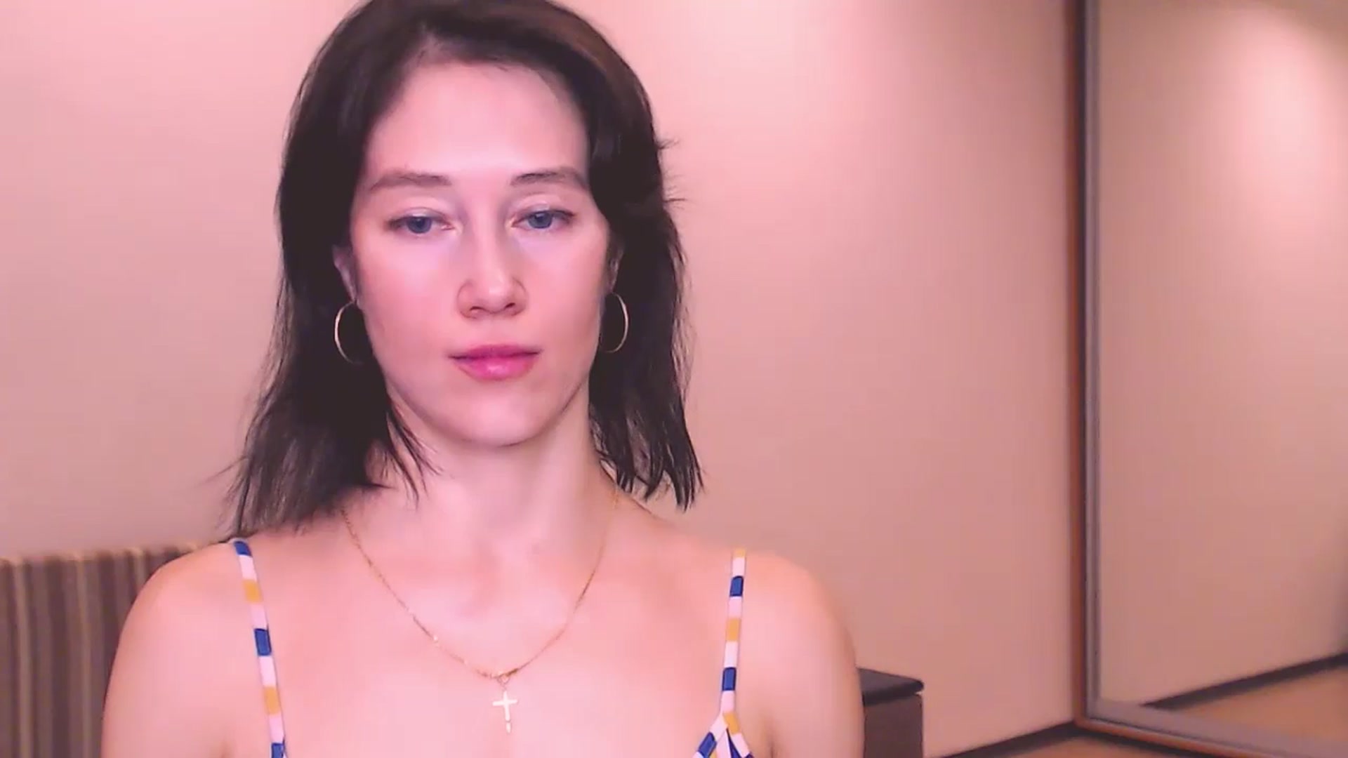 Gallery image thumbnail from ALYONKA__'s myfreecams stream on, 07/27/2024, 22:05 image 17 of 20