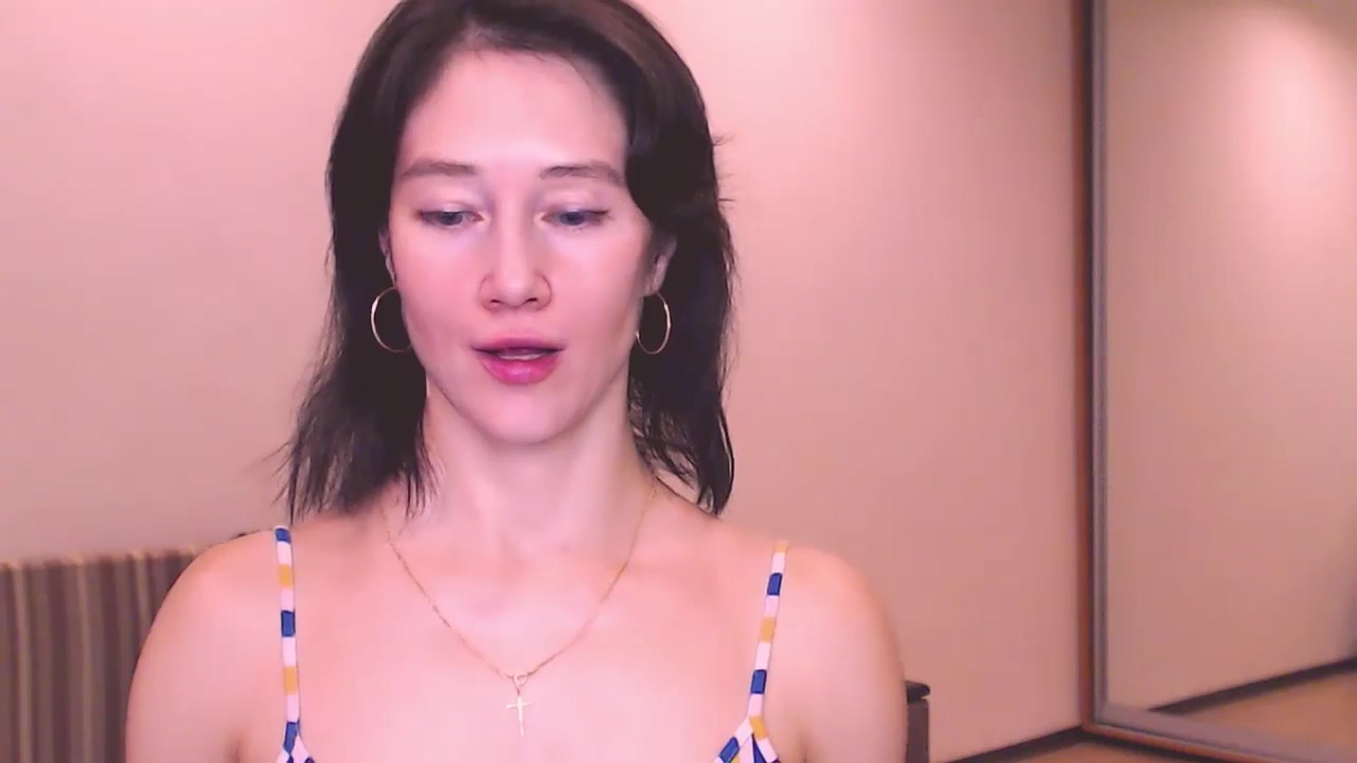 Gallery image thumbnail from ALYONKA__'s myfreecams stream on, 07/27/2024, 22:05 image 14 of 20