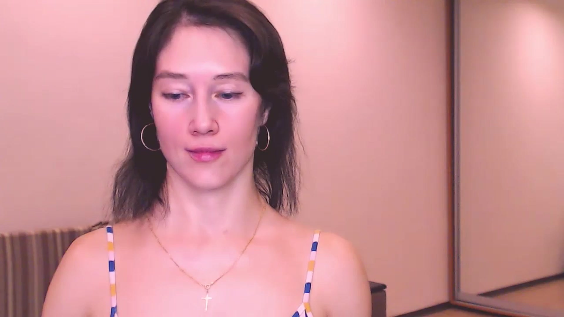 Gallery image thumbnail from ALYONKA__'s myfreecams stream on, 07/27/2024, 22:05 image 11 of 20
