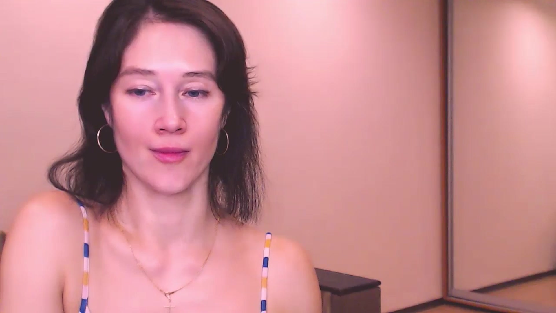 Gallery image thumbnail from ALYONKA__'s myfreecams stream on, 07/27/2024, 22:44 image 19 of 20