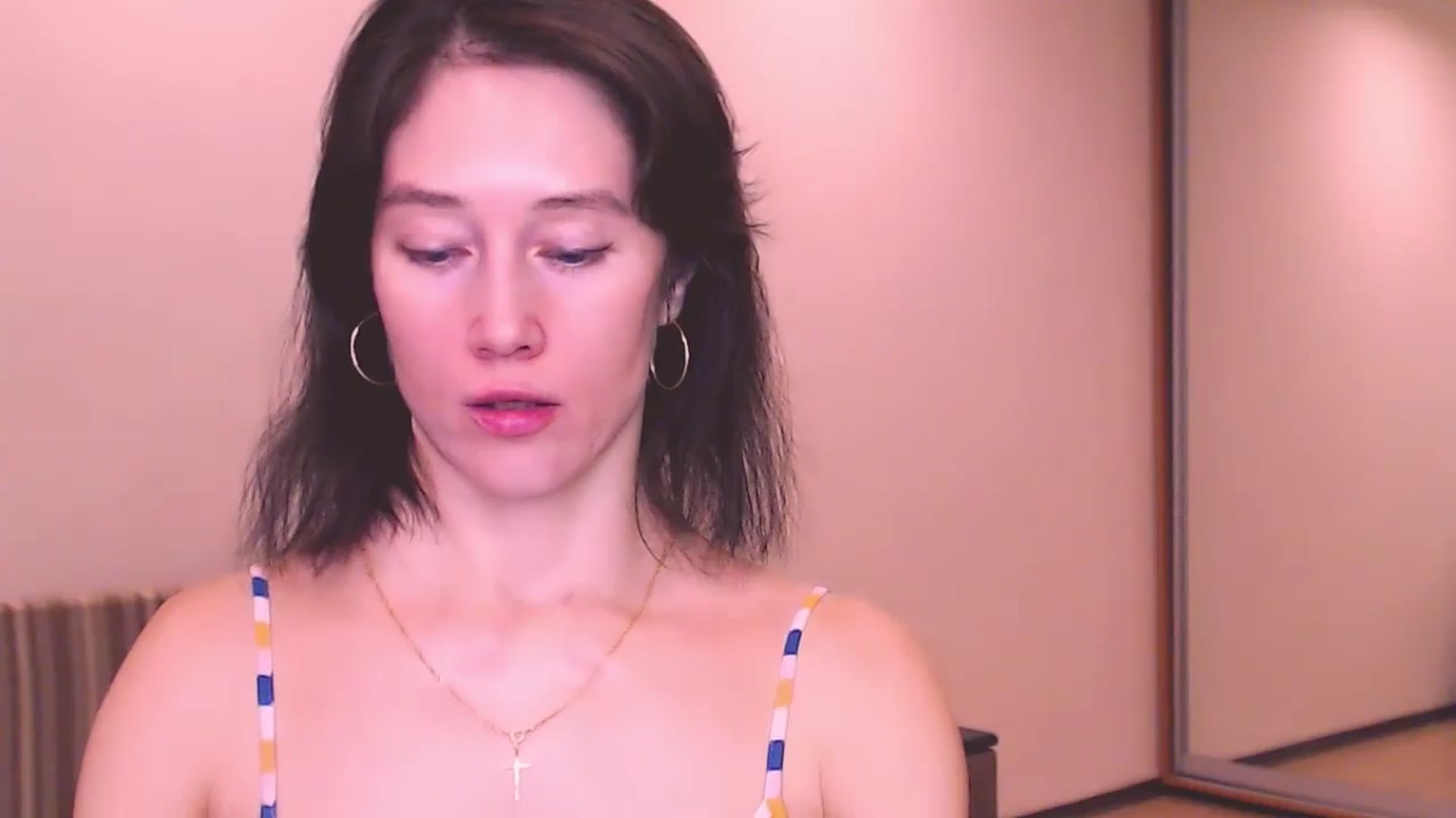 Gallery image thumbnail from ALYONKA__'s myfreecams stream on, 07/27/2024, 22:44 image 12 of 20