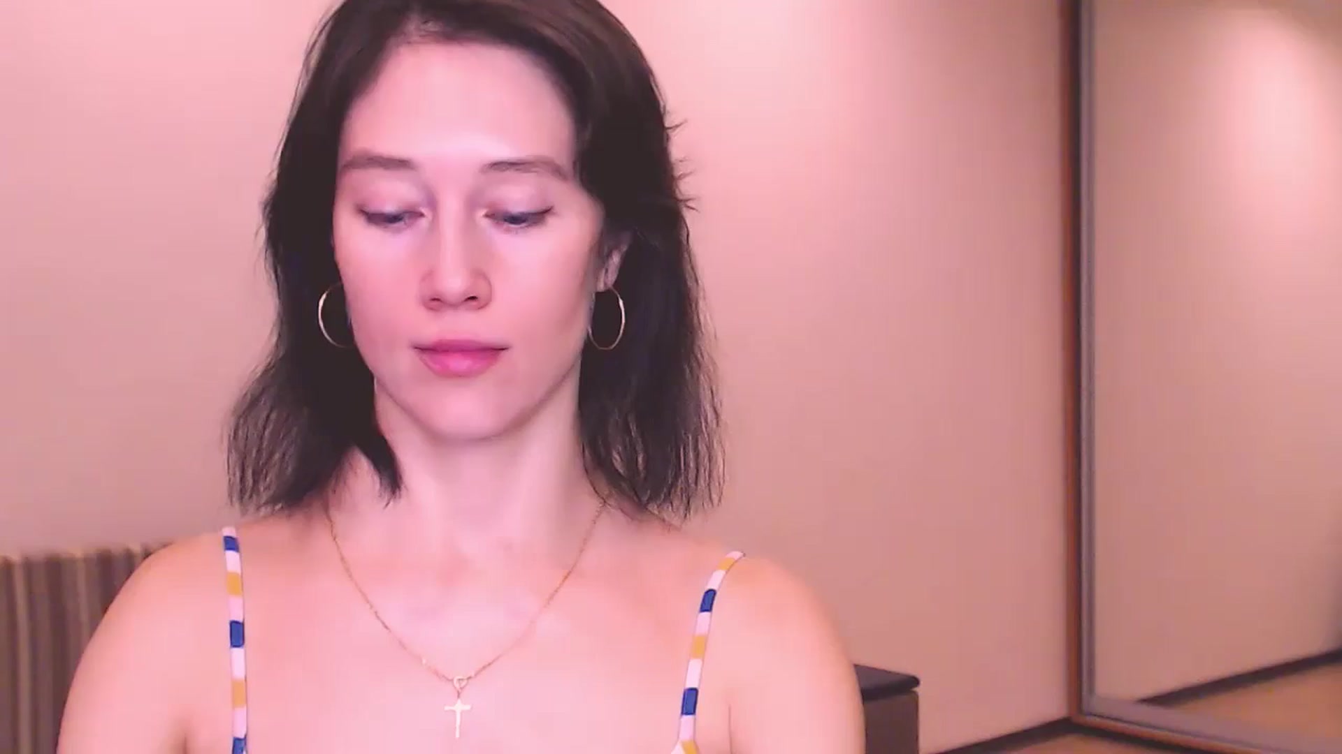 Gallery image thumbnail from ALYONKA__'s myfreecams stream on, 07/27/2024, 22:44 image 1 of 20