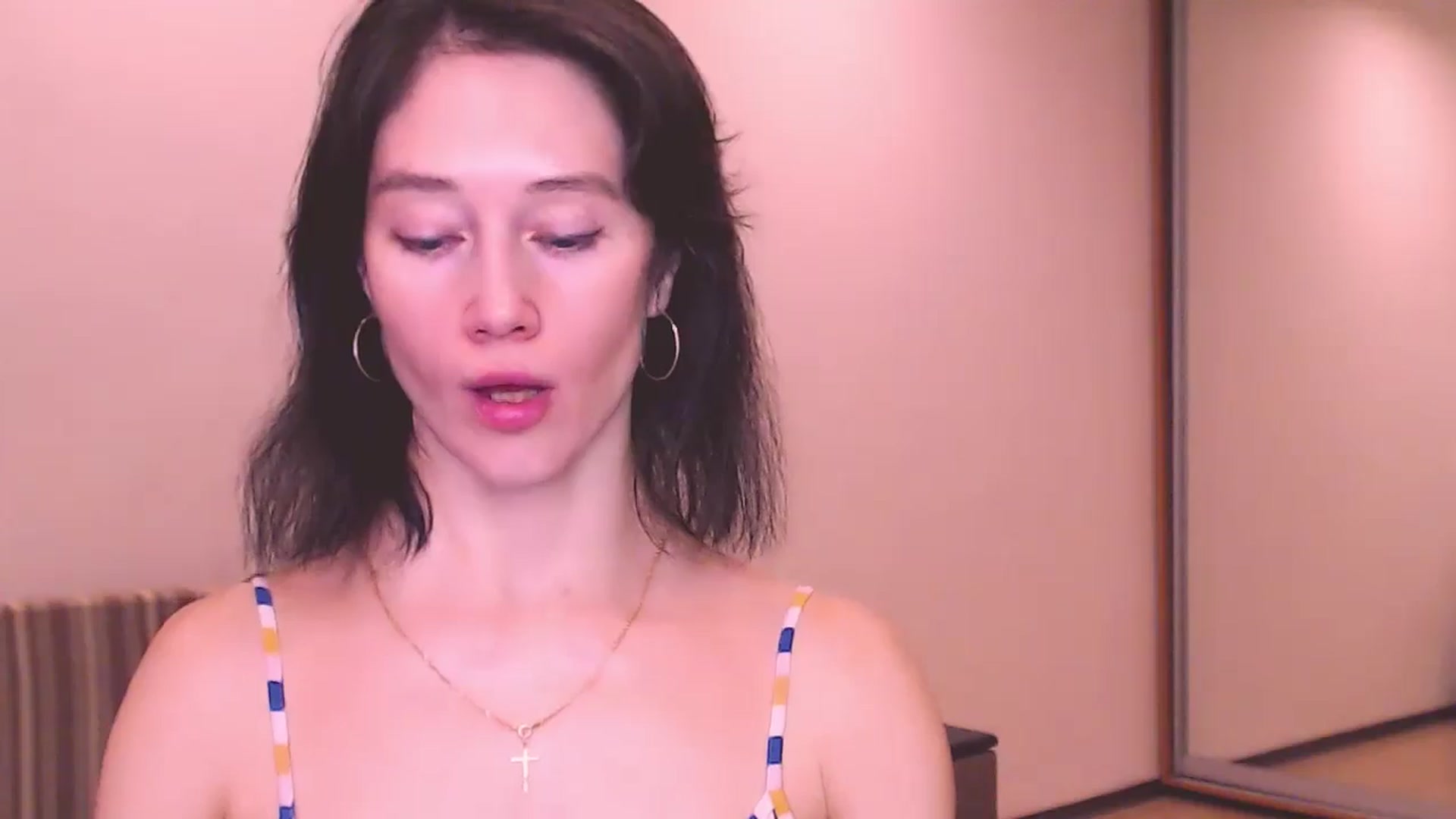 Gallery image thumbnail from ALYONKA__'s myfreecams stream on, 07/27/2024, 22:44 image 2 of 20