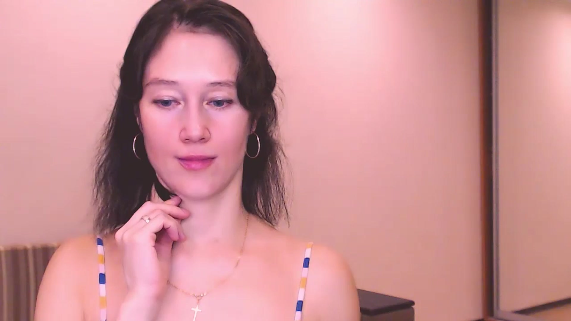Gallery image thumbnail from ALYONKA__'s myfreecams stream on, 08/04/2024, 24:43 image 3 of 20