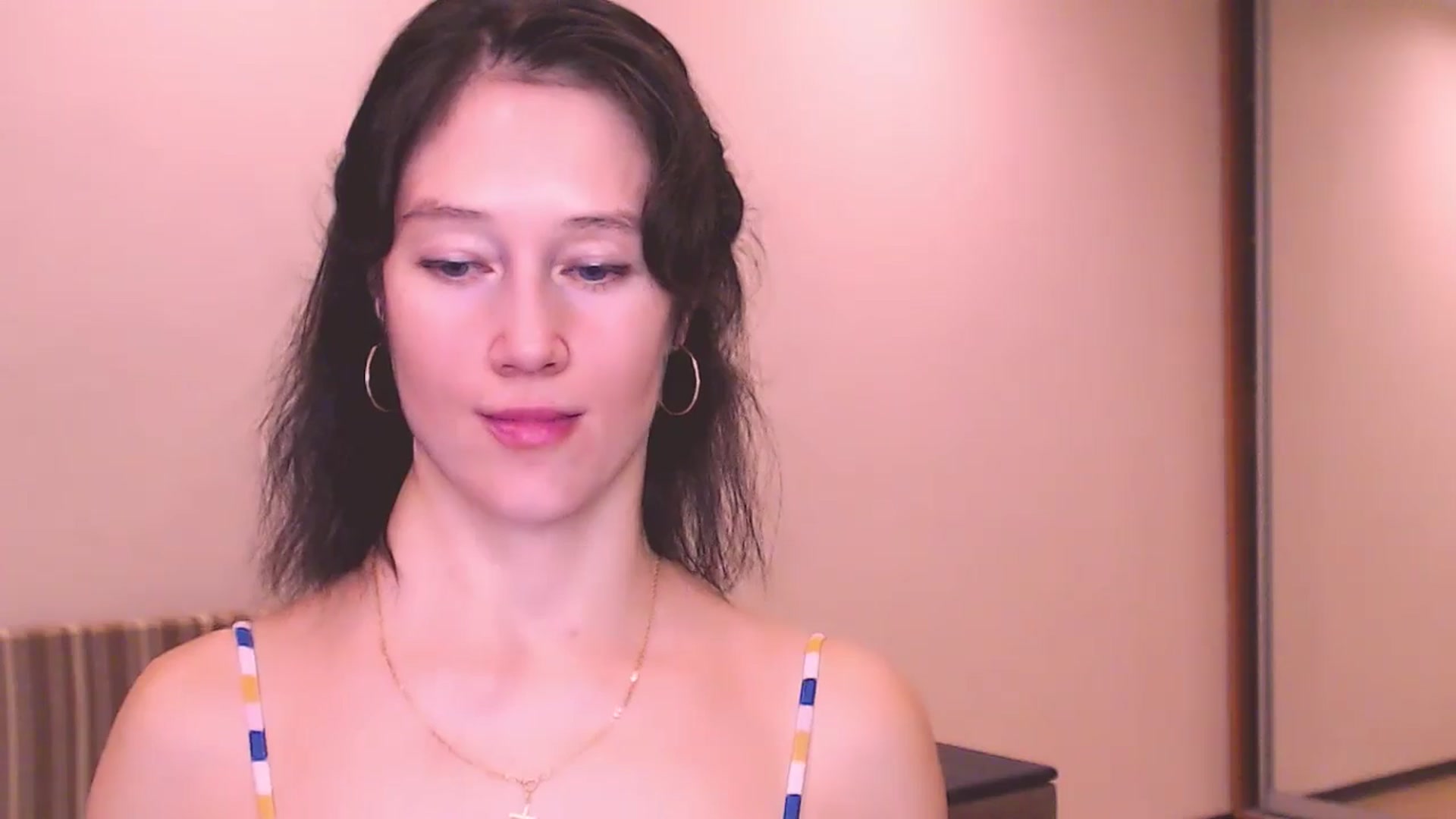 Gallery image thumbnail from ALYONKA__'s myfreecams stream on, 08/04/2024, 24:43 image 2 of 20