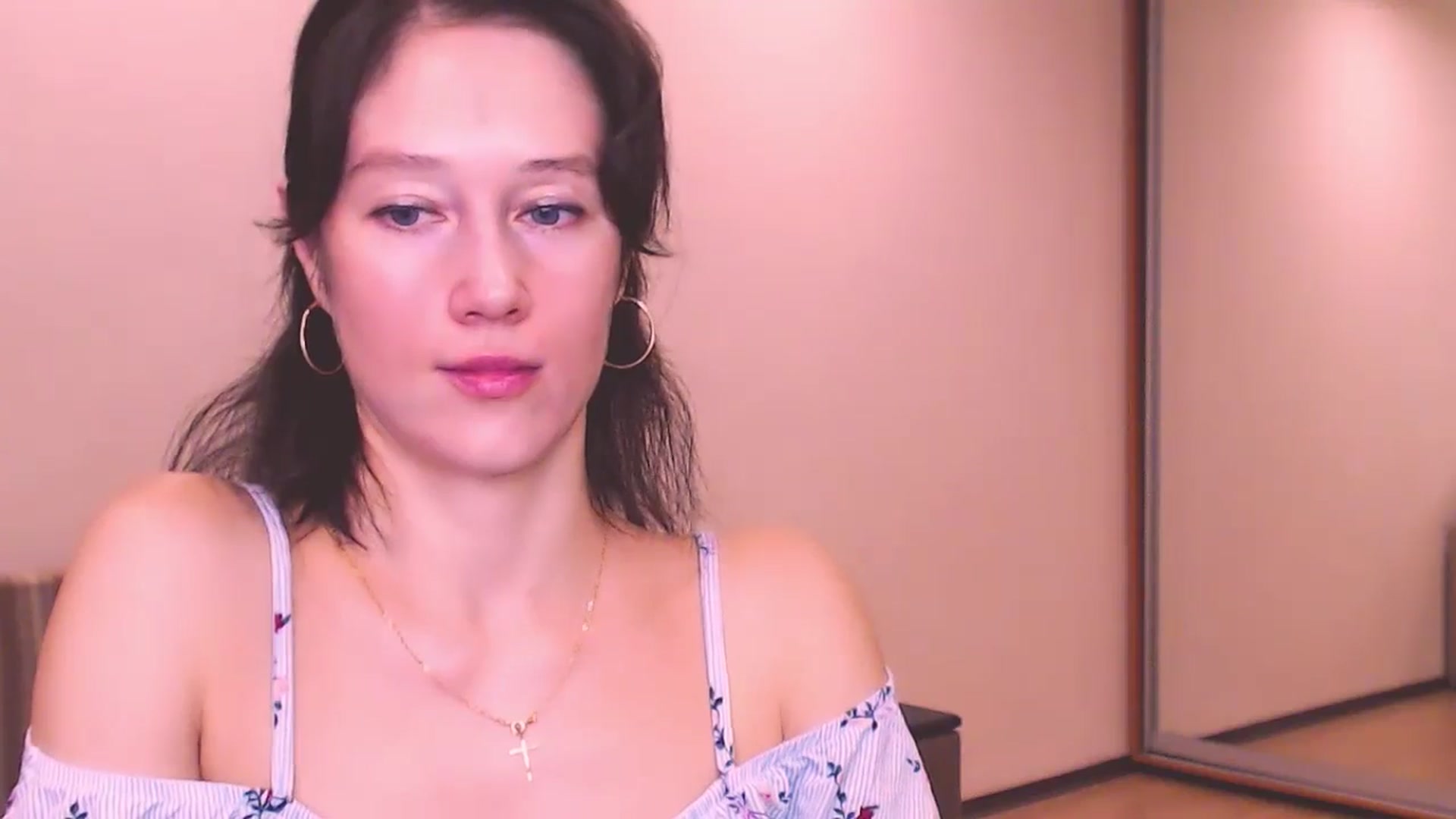 Gallery image thumbnail from ALYONKA__'s myfreecams stream on, 08/10/2024, 22:07 image 18 of 20