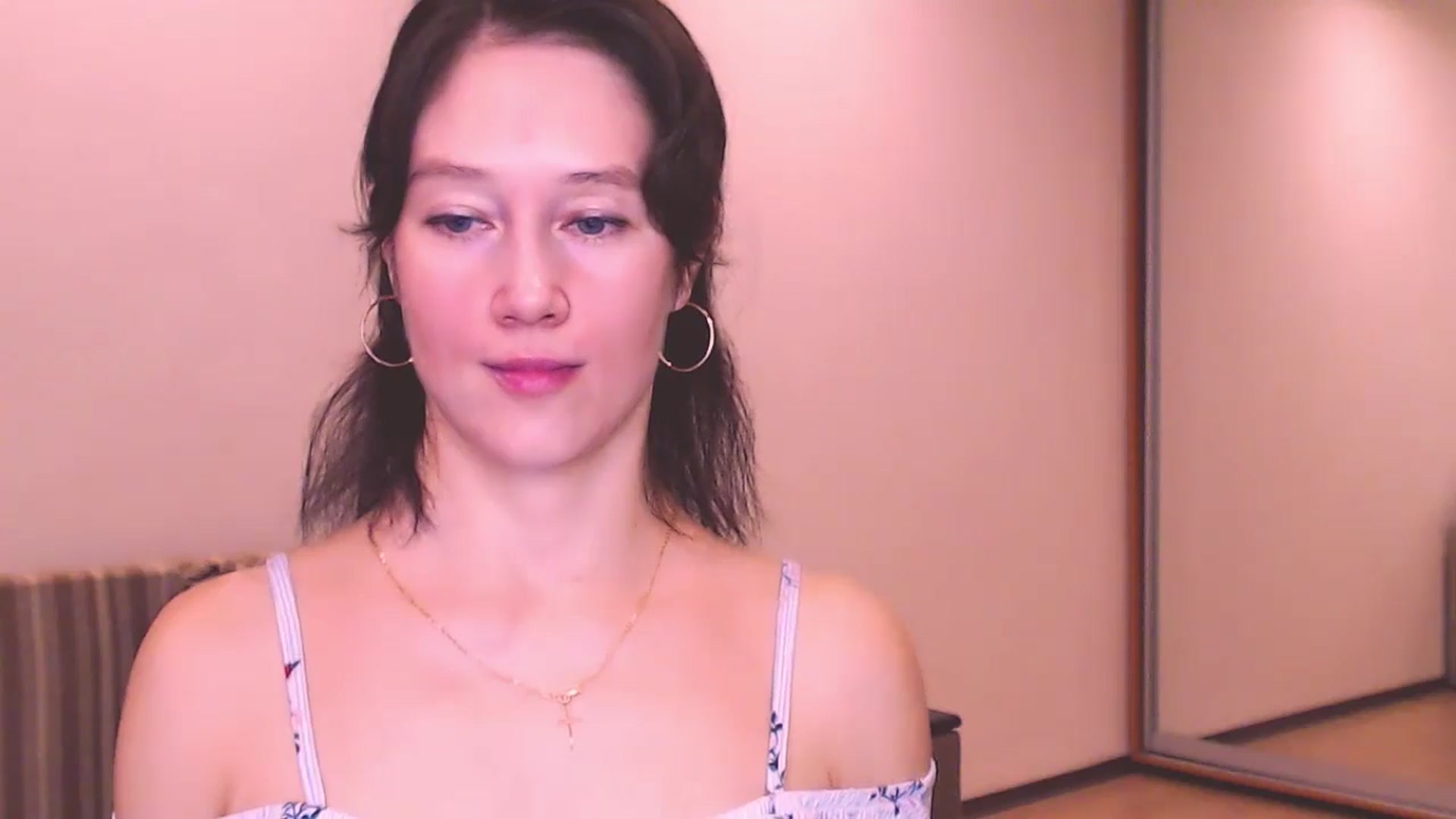 Gallery image thumbnail from ALYONKA__'s myfreecams stream on, 08/10/2024, 22:07 image 13 of 20