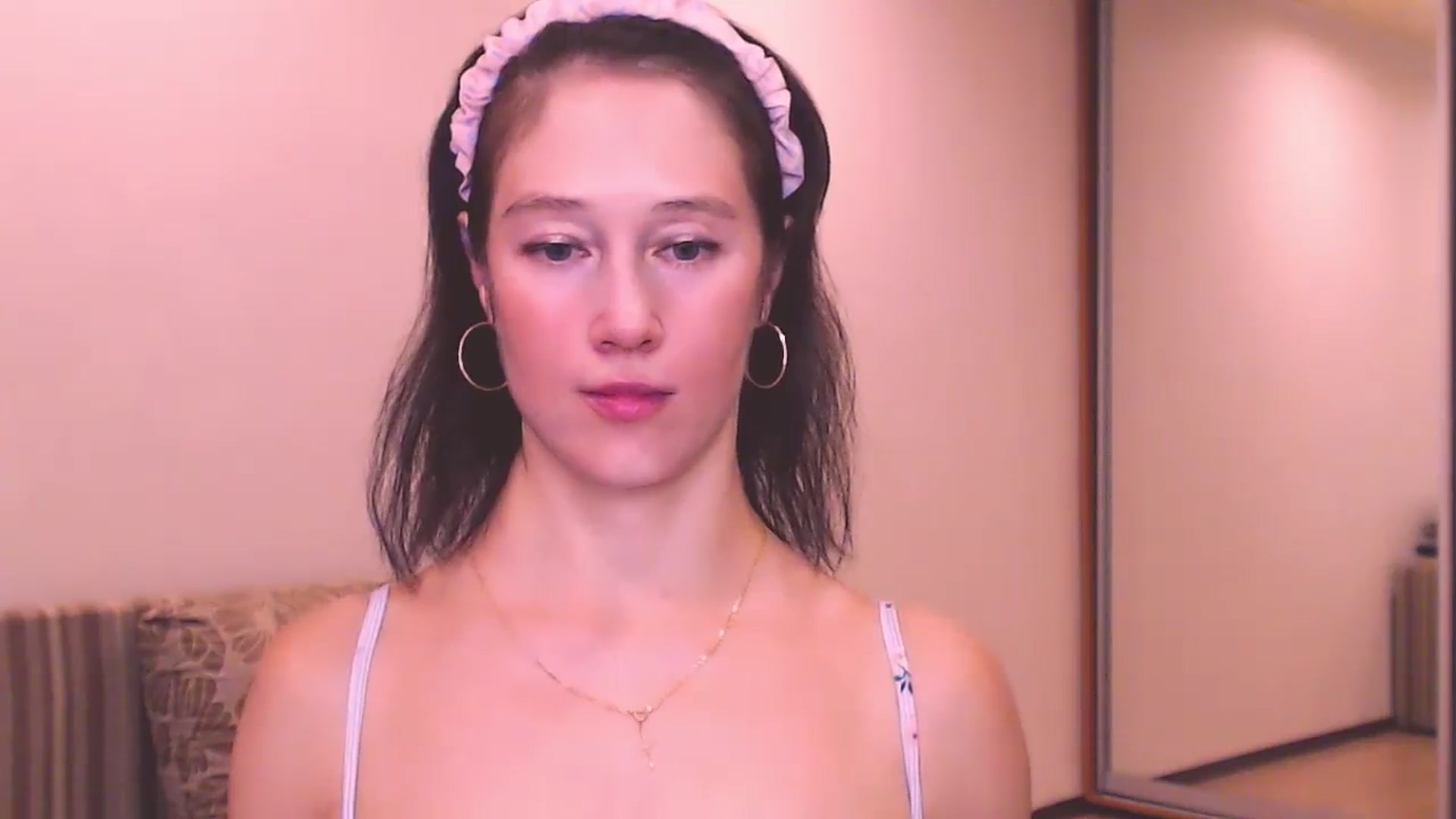 Gallery image thumbnail from ALYONKA__'s myfreecams stream on, 08/18/2024, 23:23 image 3 of 20