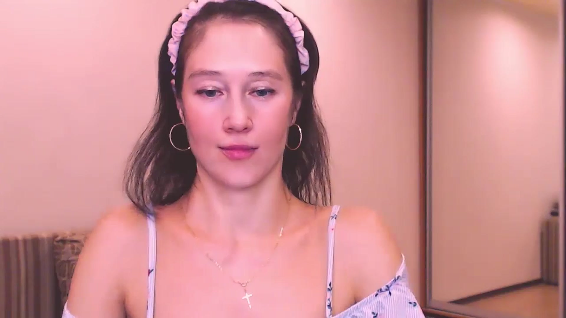 Gallery image thumbnail from ALYONKA__'s myfreecams stream on, 08/18/2024, 23:23 image 5 of 20