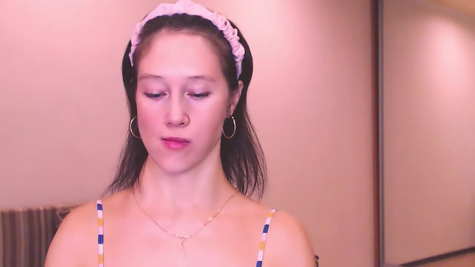 Gallery image thumbnail from ALYONKA__'s myfreecams stream on, 08/31/2024, 21:18 image 3 of 20