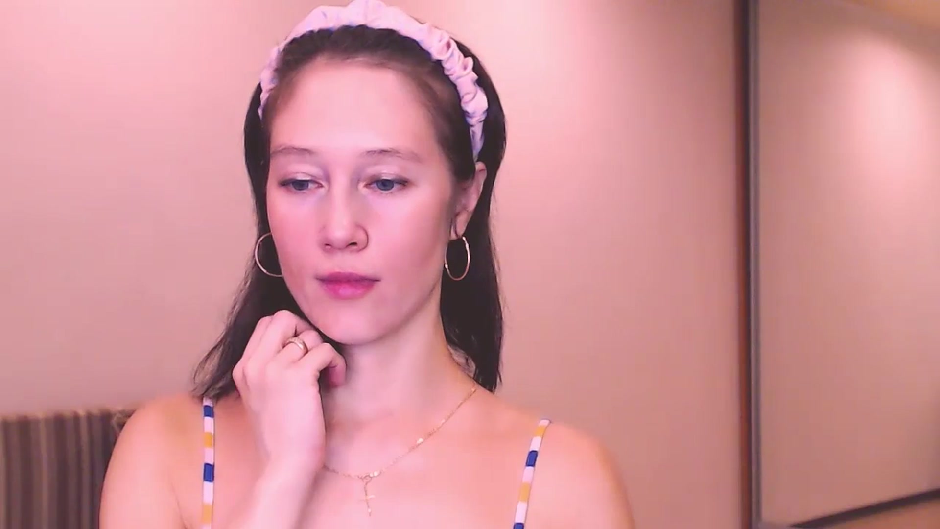 Gallery image thumbnail from ALYONKA__'s myfreecams stream on, 08/31/2024, 21:18 image 19 of 20