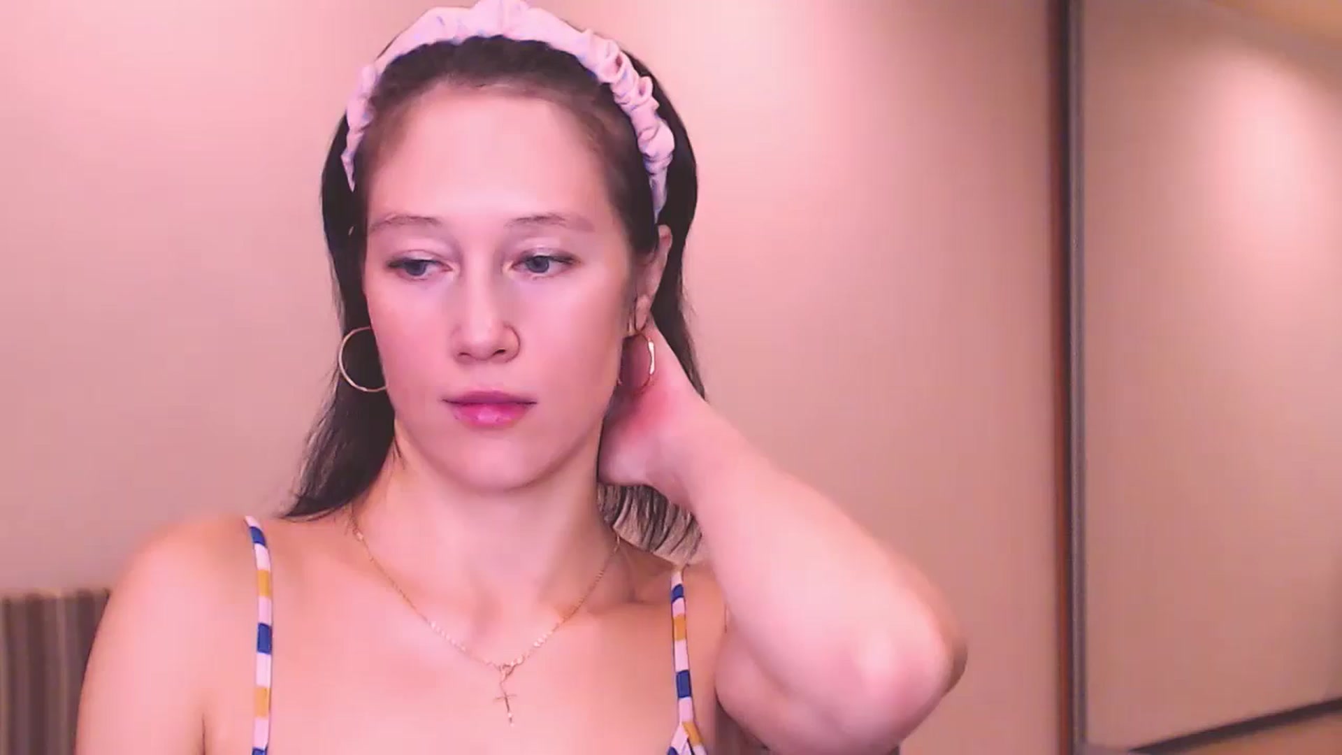 Gallery image thumbnail from ALYONKA__'s myfreecams stream on, 08/31/2024, 21:18 image 7 of 20