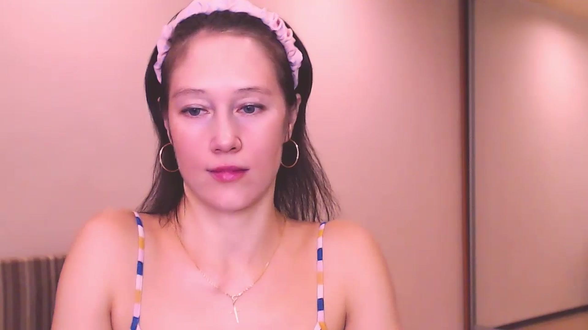 Gallery image thumbnail from ALYONKA__'s myfreecams stream on, 08/31/2024, 21:18 image 5 of 20