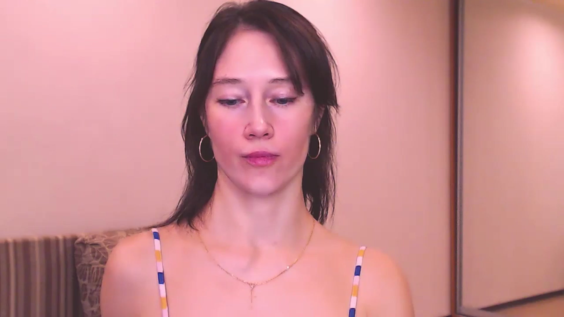 Gallery image thumbnail from ALYONKA__'s myfreecams stream on, 09/08/2024, 24:19 image 2 of 20