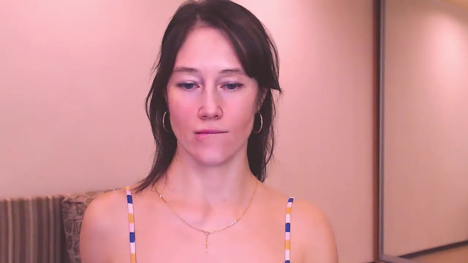 Gallery image thumbnail from ALYONKA__'s myfreecams stream on, 09/08/2024, 24:19 image 10 of 20