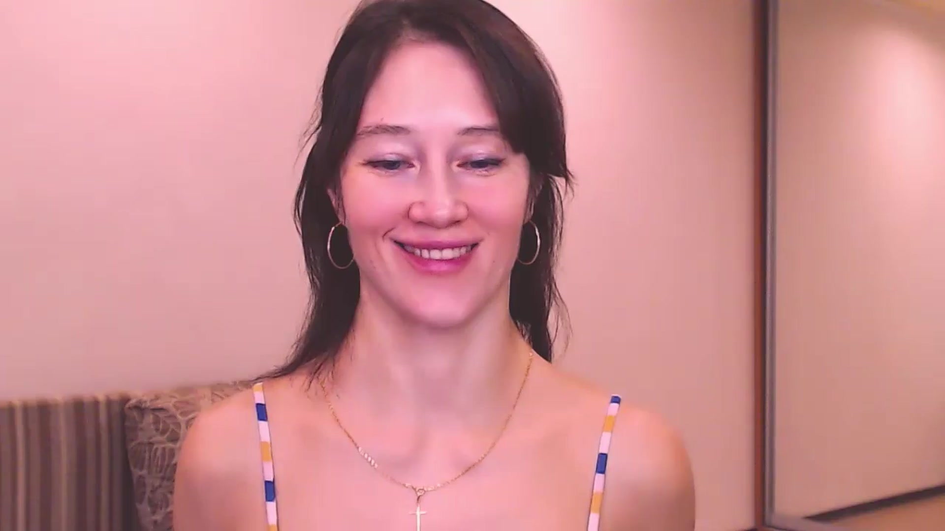 Gallery image thumbnail from ALYONKA__'s myfreecams stream on, 09/08/2024, 24:19 image 5 of 20