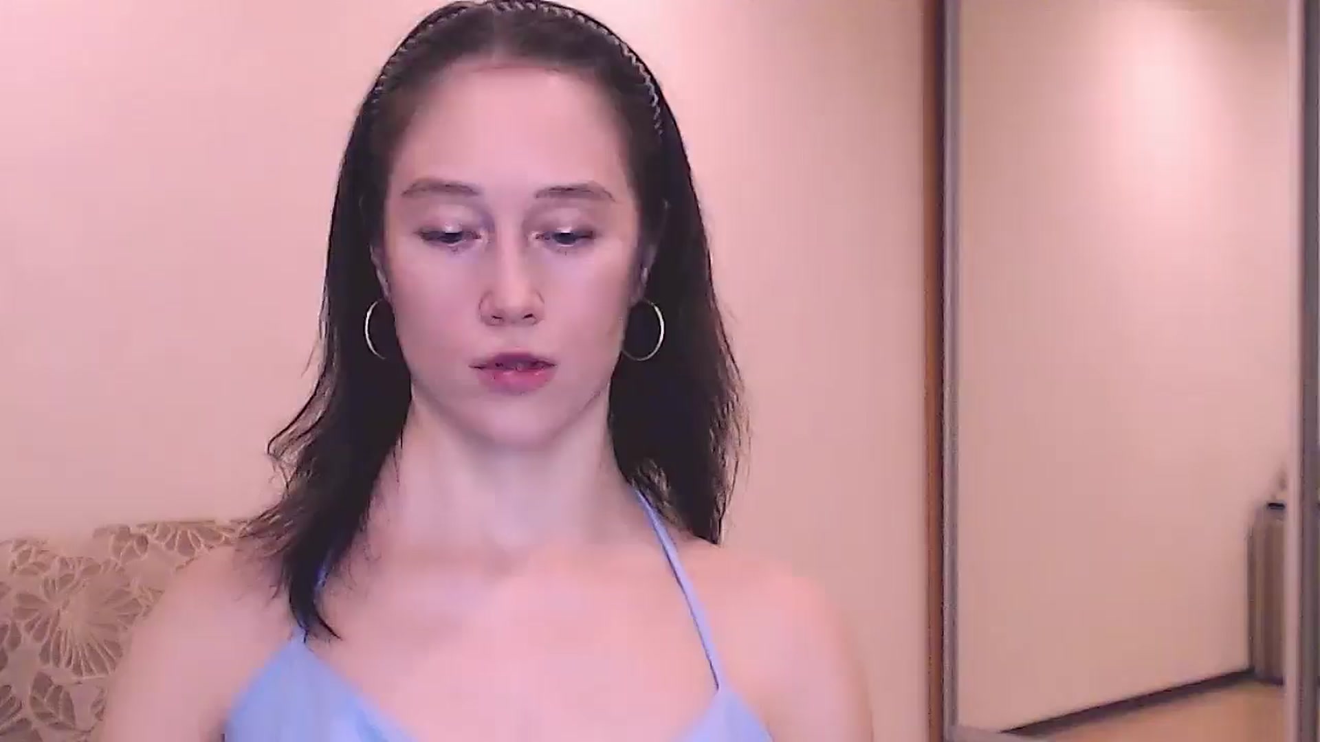 Gallery image thumbnail from ALYONKA__'s myfreecams stream on, 08/16/2025, 21:01 image 6 of 20