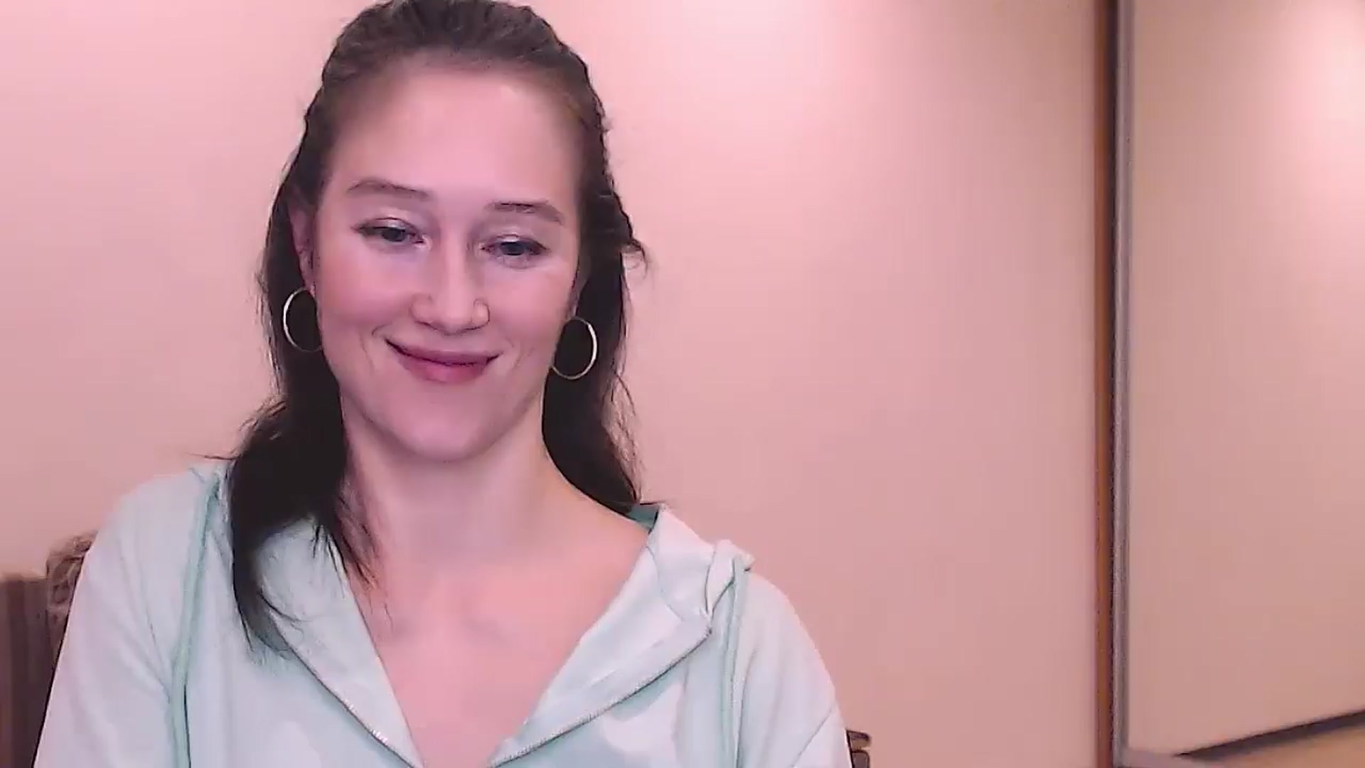 Gallery image thumbnail from ALYONKA__'s myfreecams stream on, 10/25/2025, 21:06 image 19 of 20