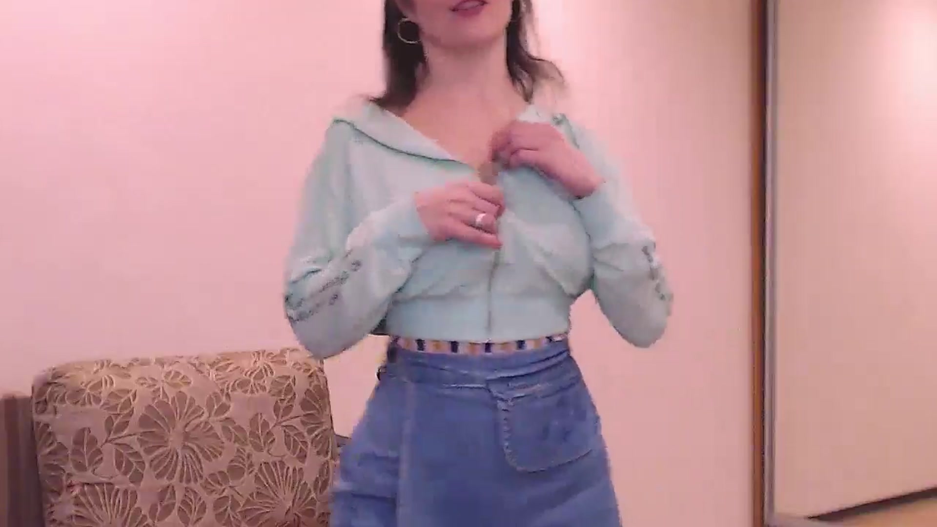 Gallery image thumbnail from ALYONKA__'s myfreecams stream on, 10/25/2025, 21:47 image 10 of 20