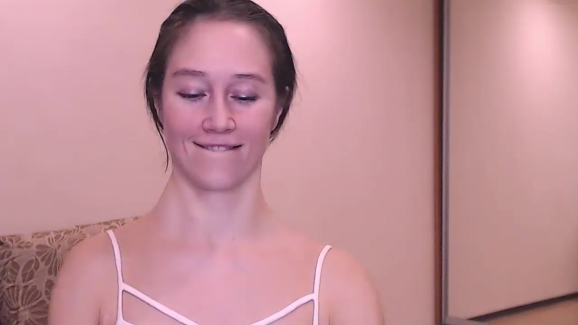 Gallery image thumbnail from ALYONKA__'s myfreecams stream on, 10/30/2025, 21:55 image 14 of 20