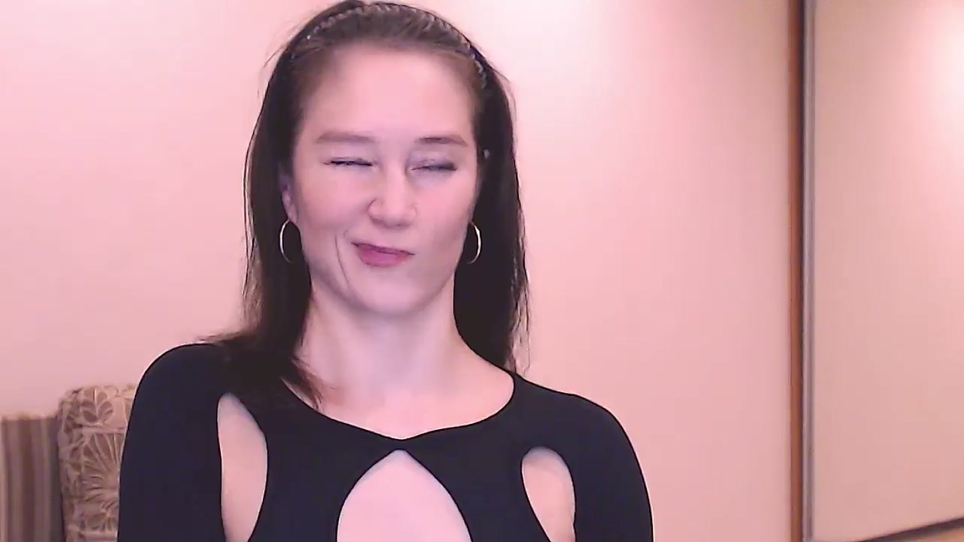 Gallery image thumbnail from ALYONKA__'s myfreecams stream on, 11/22/2025, 22:58 image 6 of 20