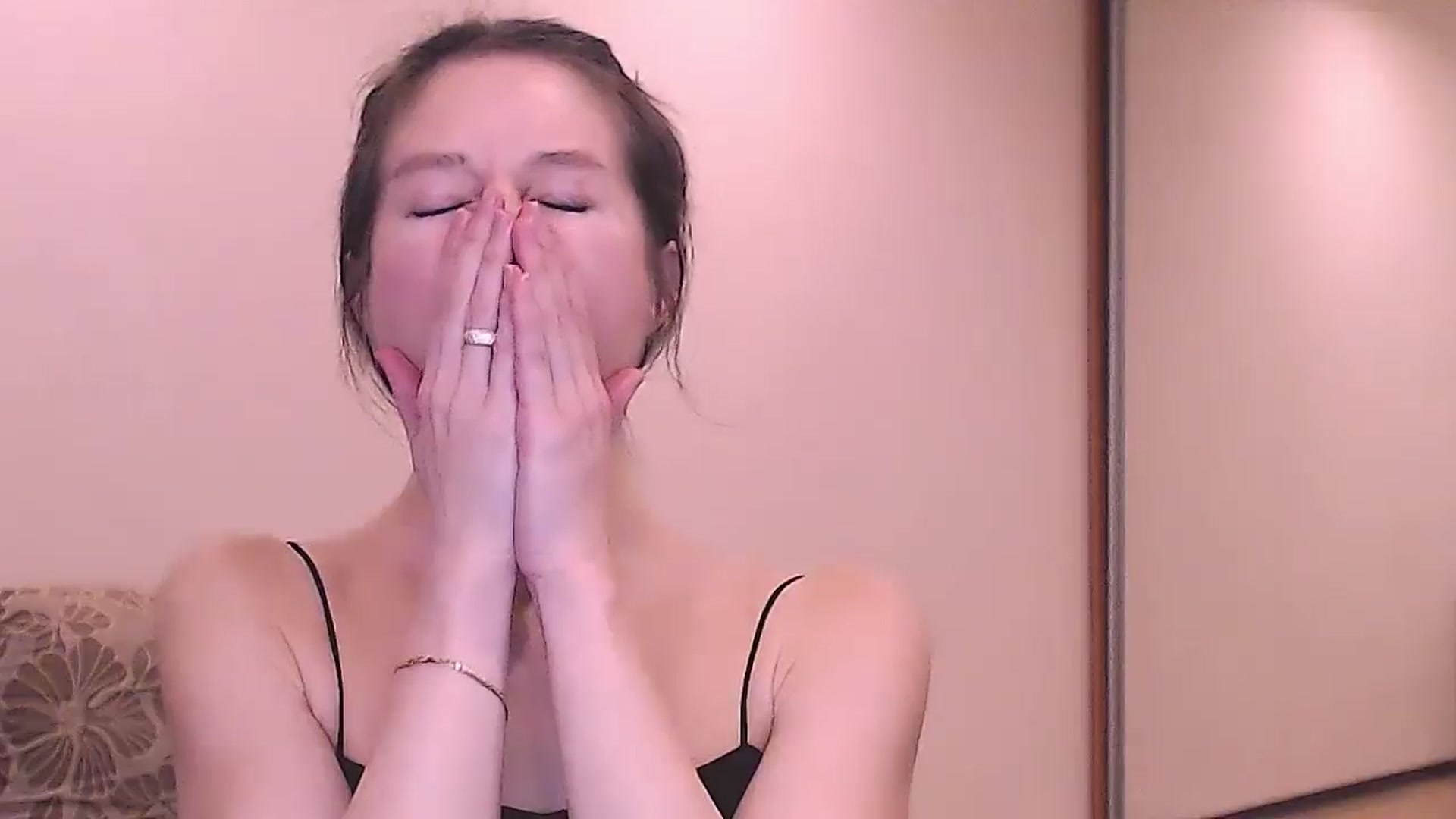 Gallery image thumbnail from ALYONKA__'s myfreecams stream on, 12/13/2025, 21:27 image 4 of 20