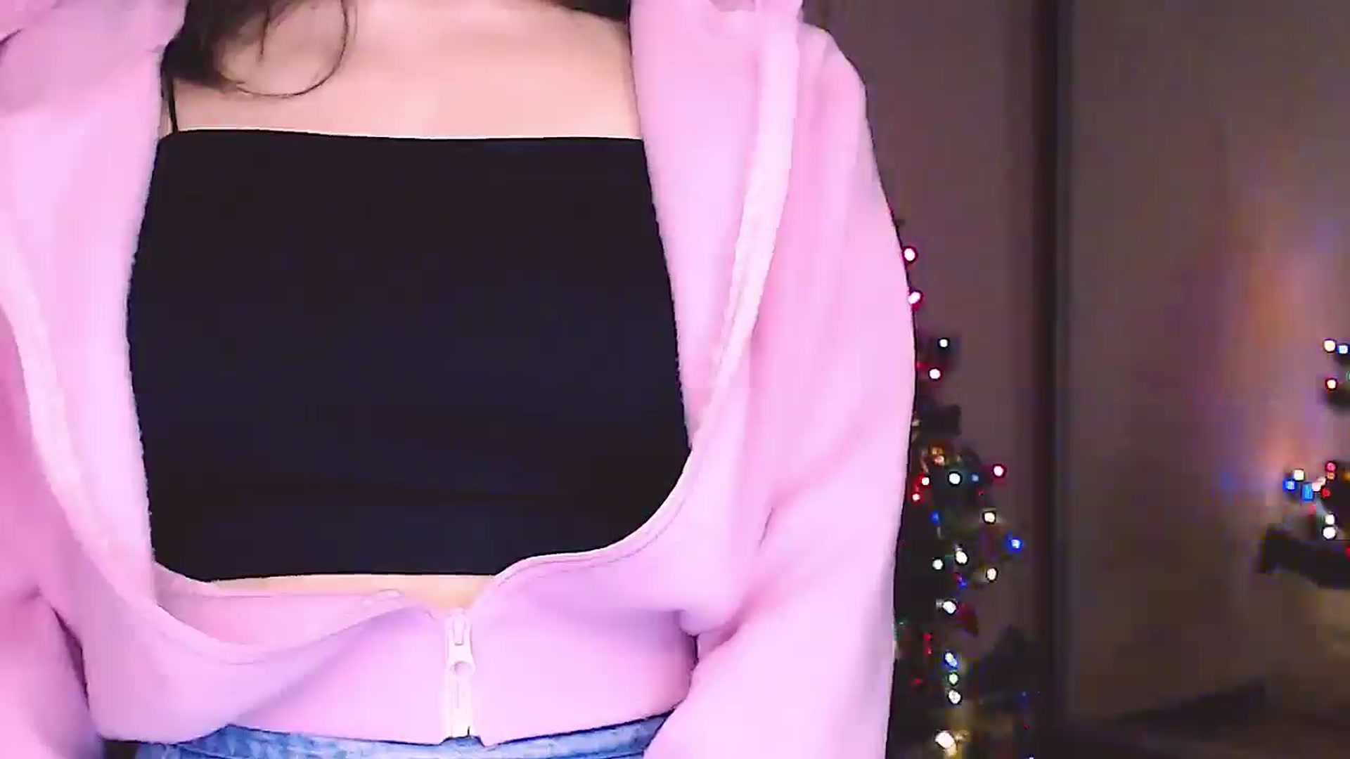 Gallery image thumbnail from ALYONKA__'s myfreecams stream on, 12/27/2025, 22:53 image 2 of 20