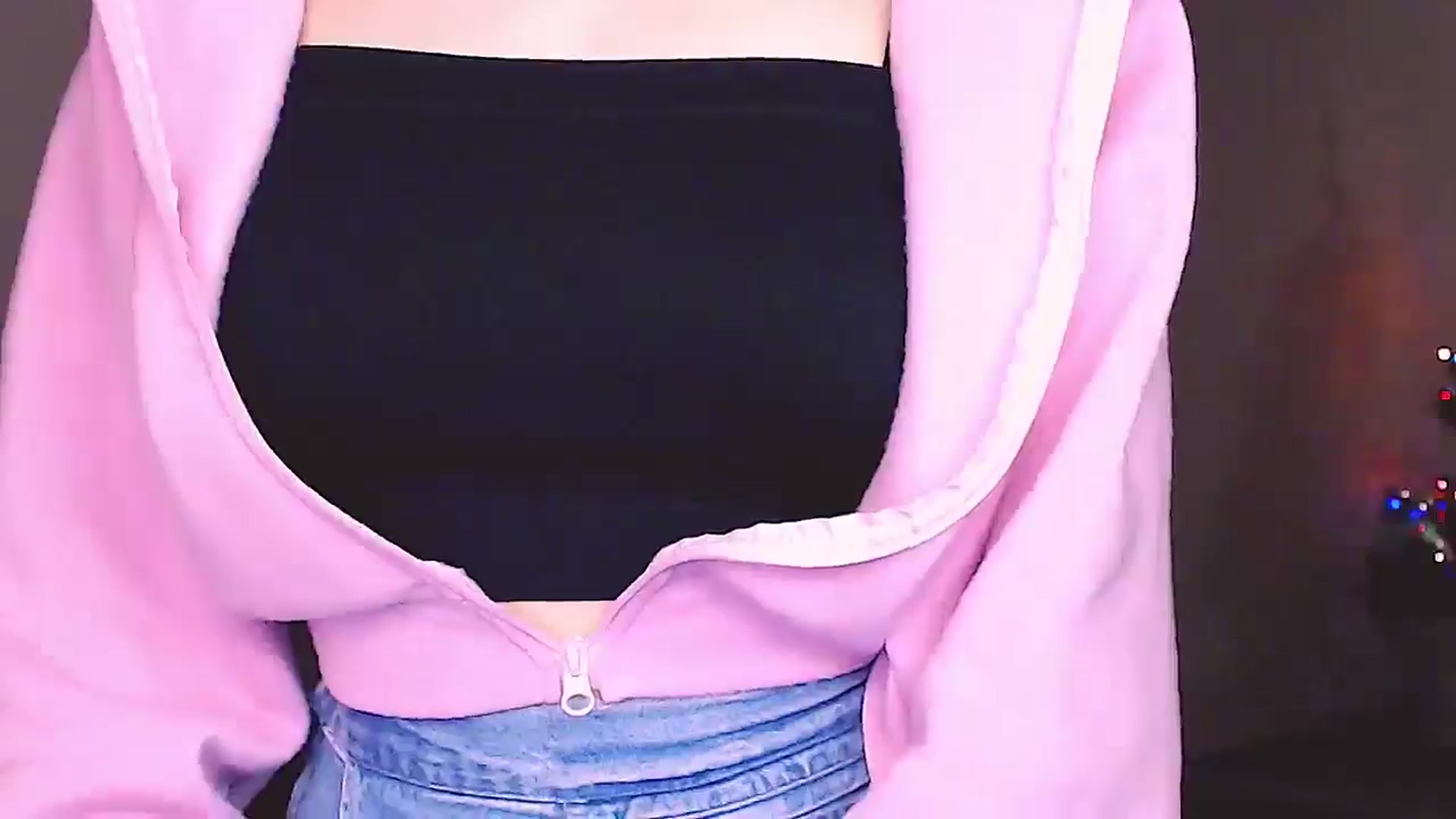 Gallery image thumbnail from ALYONKA__'s myfreecams stream on, 01/03/2026, 19:54 image 14 of 20