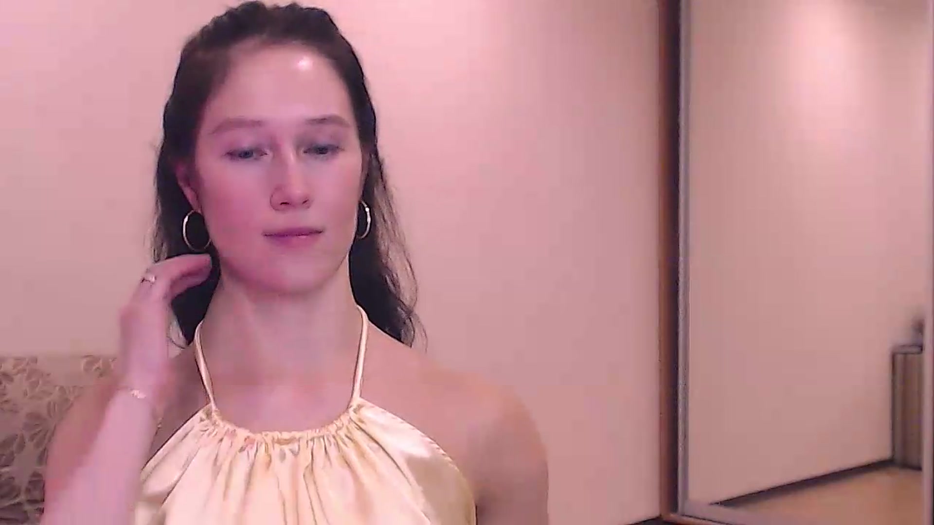 Gallery image thumbnail from ALYONKA__'s myfreecams stream on, 07/11/2026, 19:48 image 6 of 20