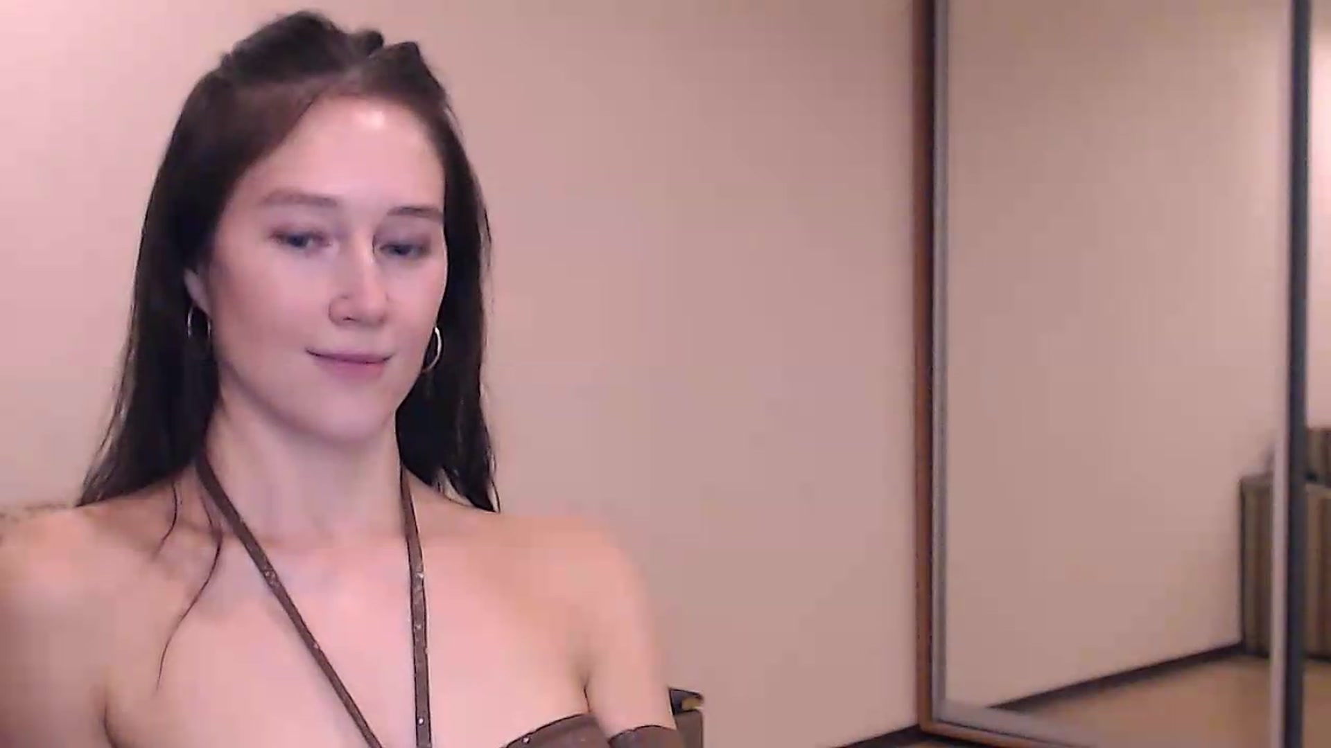 Gallery image thumbnail from ALYONKA__'s myfreecams stream on, 08/08/2026, 19:01 image 19 of 20