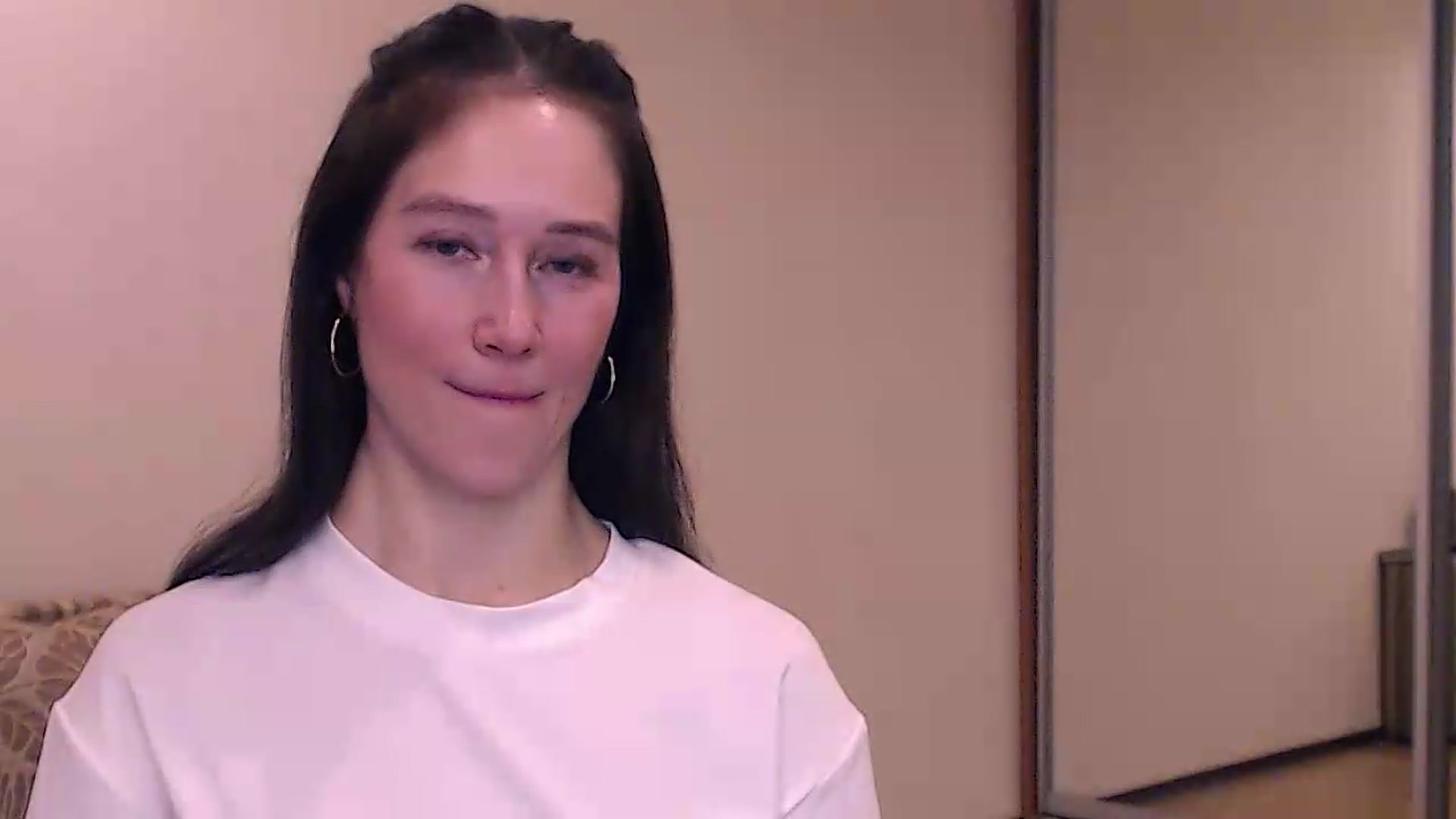 Gallery image thumbnail from ALYONKA__'s myfreecams stream on, 08/15/2026, 19:13 image 12 of 20