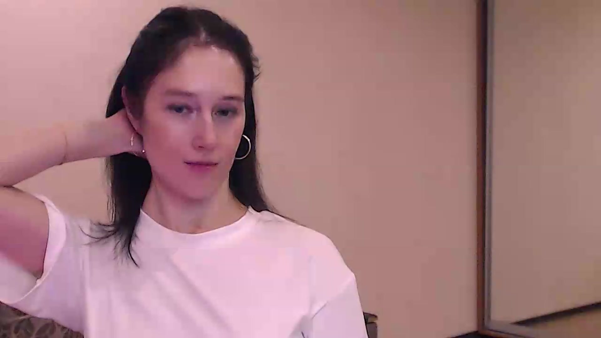 Gallery image thumbnail from ALYONKA__'s myfreecams stream on, 08/20/2026, 19:01 image 7 of 20