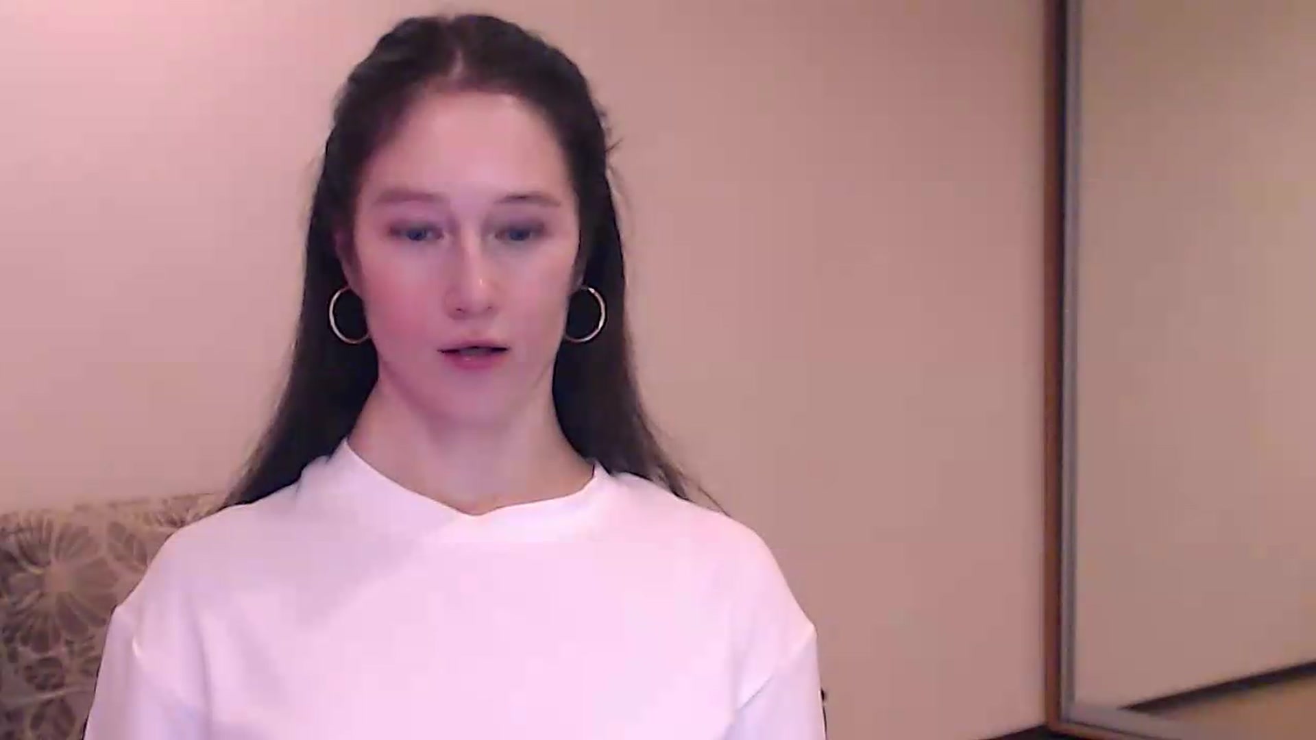 Gallery image thumbnail from ALYONKA__'s myfreecams stream on, 08/20/2026, 19:01 image 19 of 20
