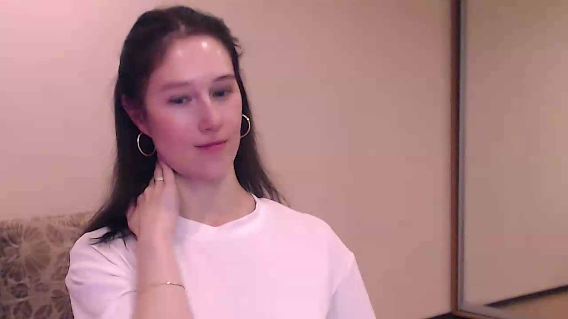 Gallery image thumbnail from ALYONKA__'s myfreecams stream on, 08/20/2026, 19:01 image 18 of 20