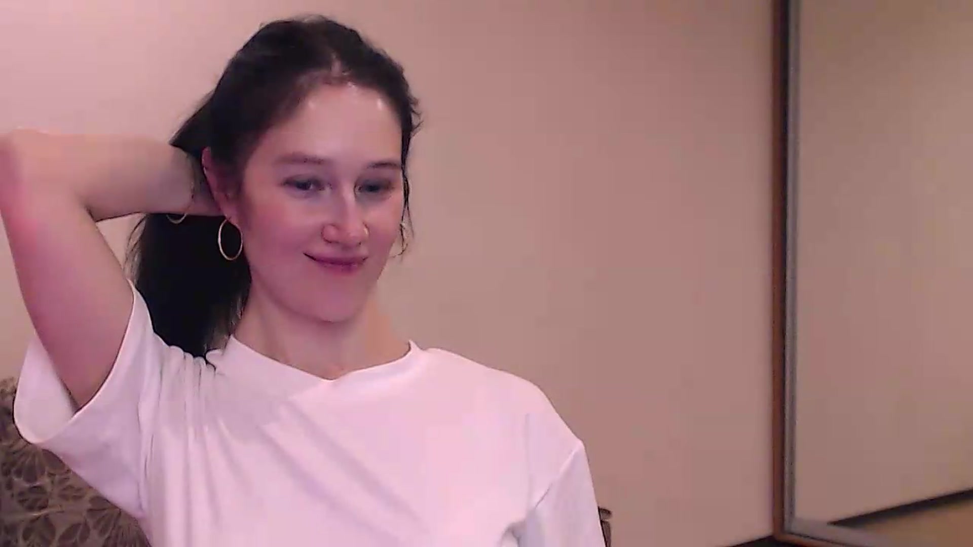 Gallery image thumbnail from ALYONKA__'s myfreecams stream on, 08/20/2026, 19:01 image 10 of 20