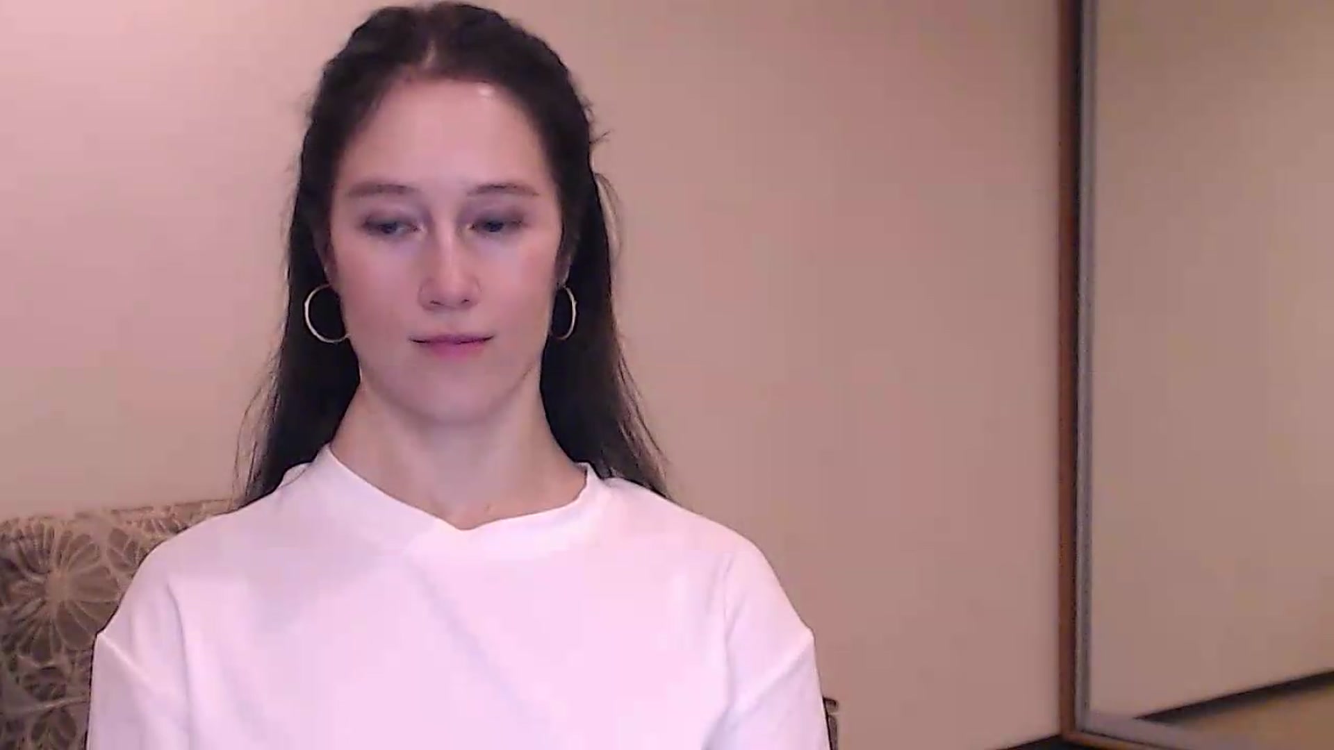 Gallery image thumbnail from ALYONKA__'s myfreecams stream on, 08/20/2026, 19:34 image 6 of 20