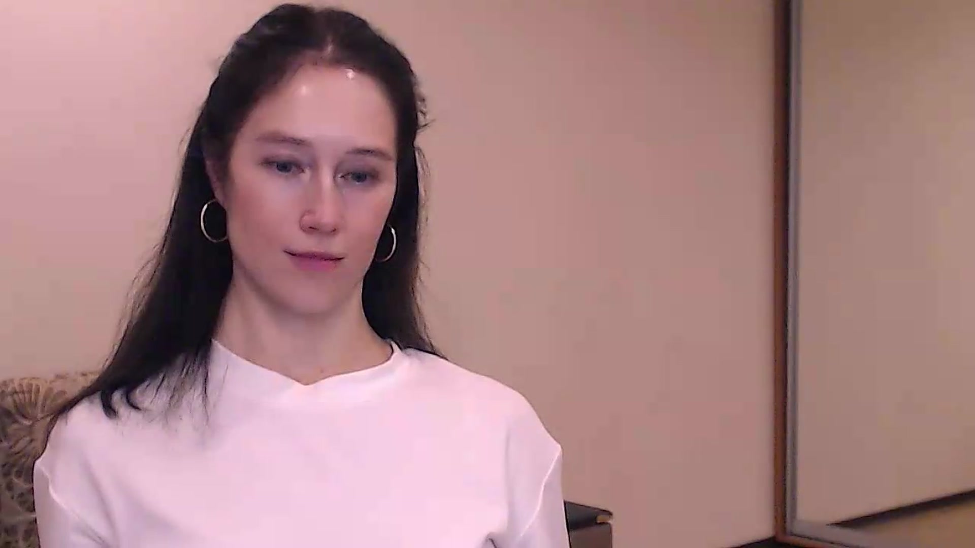 Gallery image thumbnail from ALYONKA__'s myfreecams stream on, 08/20/2026, 19:34 image 7 of 20